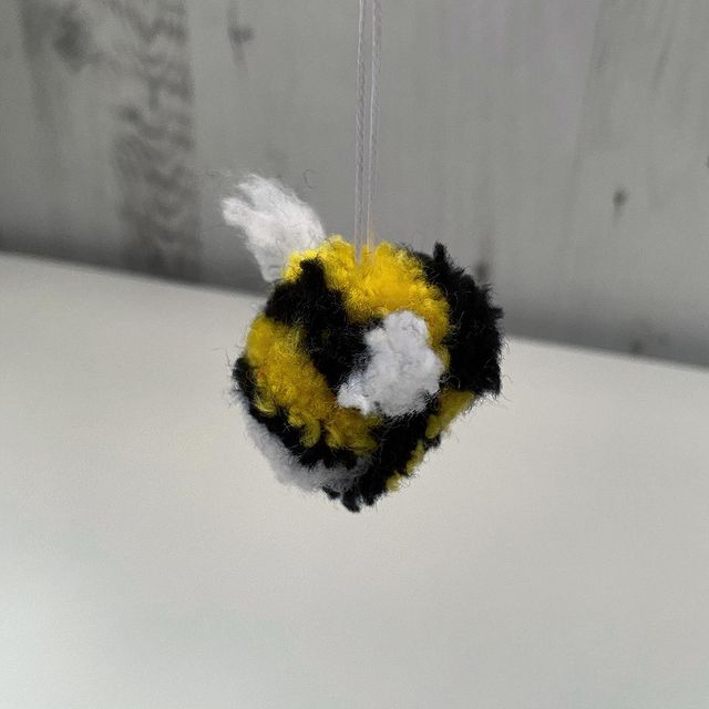 Pom Pom Bumble Bee