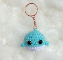 Load image into Gallery viewer, Whale Keychain Aqua
